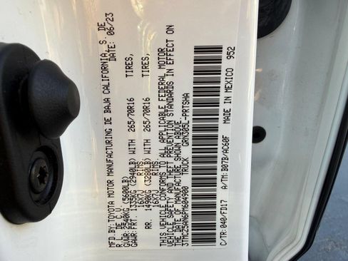 Certified 2023 Toyota Tacoma TRD Off-Road AWD/4WD image 31