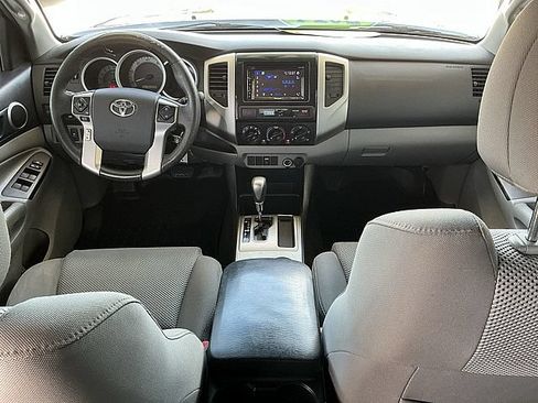 Used 2014 Toyota Tacoma PreRunner w/ TRD Sport Package RWD image 15