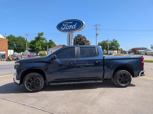 Used 2020 Chevrolet Silverado 1500 LT w/ Convenience Package AWD/4WD image 1