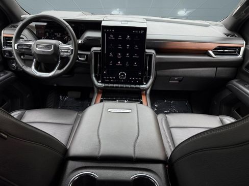 Used 2025 GMC Yukon XL Denali AWD/4WD image 13