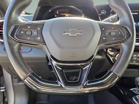 Used 2024 Chevrolet Trax RS w/ Driver Confidence Package image 9