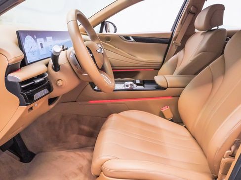 Certified 2025 Genesis G80 2.5T AWD/4WD image 12