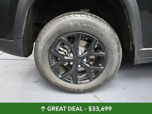 Used 2025 Jeep Grand Cherokee Altitude AWD/4WD image 19