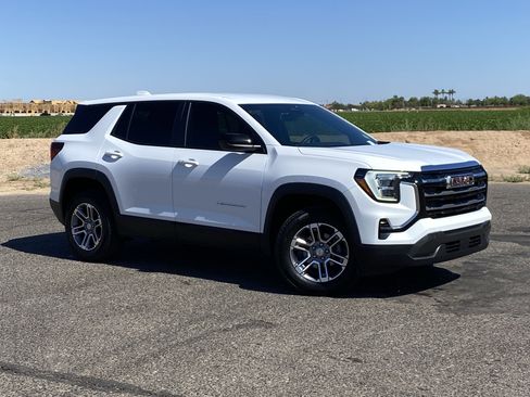 Used 2025 GMC Terrain Elevation AWD/4WD image 32