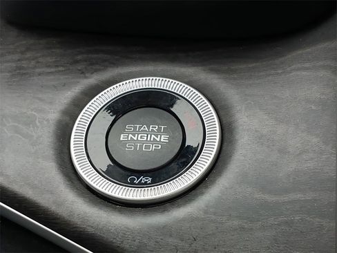 Certified 2023 Jeep Grand Cherokee L Limited w/ Trailer Tow Group (B) image 20