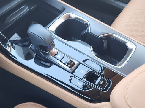 Used 2025 Lexus NX 250 FWD w/ Premium Package image 24