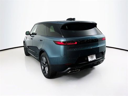 Used 2025 Land Rover Range Rover Sport SE image 7