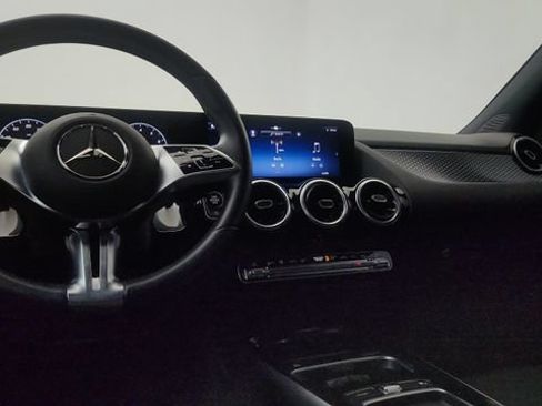 Used 2025 Mercedes-Benz GLA 250 image 78