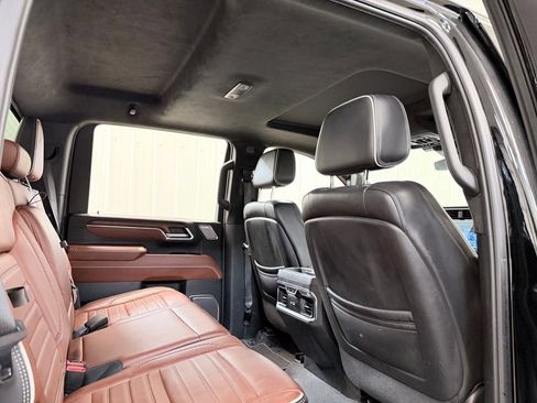 Used 2024 GMC Sierra 3500 Denali Ultimate AWD/4WD image 32