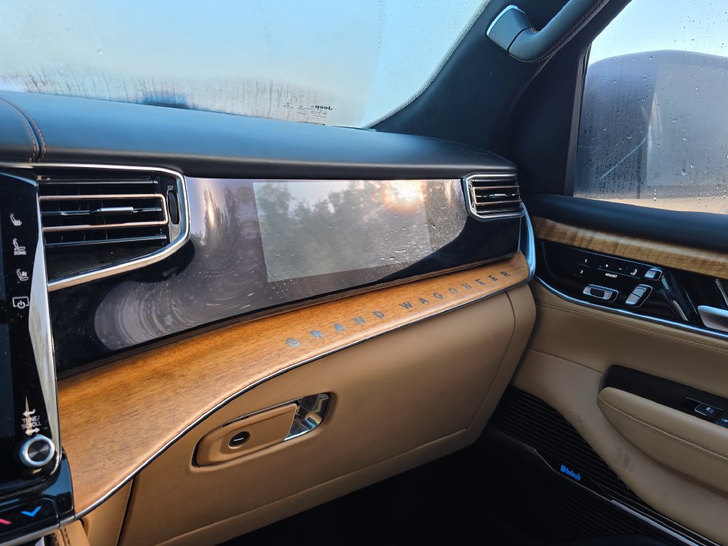 Used 2022 Jeep Grand Wagoneer Series III AWD/4WD image 37
