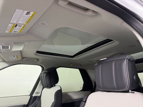 New 2026 Land Rover Discovery Limited Edition image 12