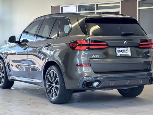 Used 2026 BMW X5 xDrive40i w/ M Sport Package AWD/4WD image 6