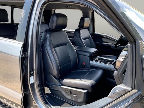 Used 2025 Ford F250 Lariat w/ Tremor Off-Road Package AWD/4WD image 9