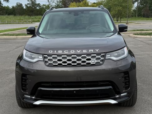 Used 2025 Land Rover Discovery Metropolitan Edition AWD/4WD image 6
