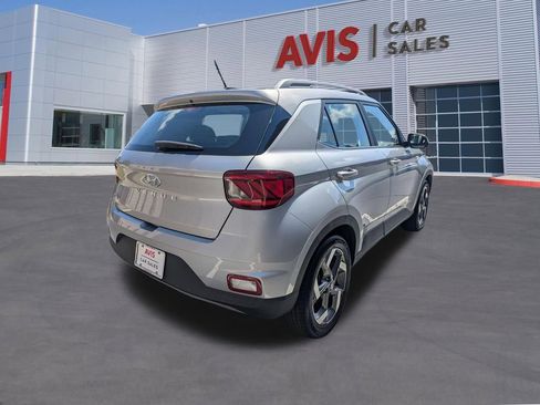 Used 2025 Hyundai Venue SEL FWD image 6
