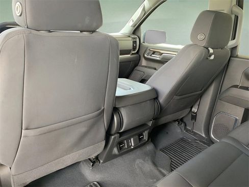 Used 2024 GMC Sierra 1500 SLE image 32