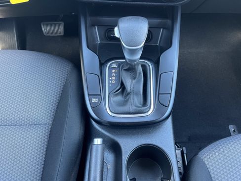 Used 2025 Kia Soul LX w/ LX Technology Package FWD image 27