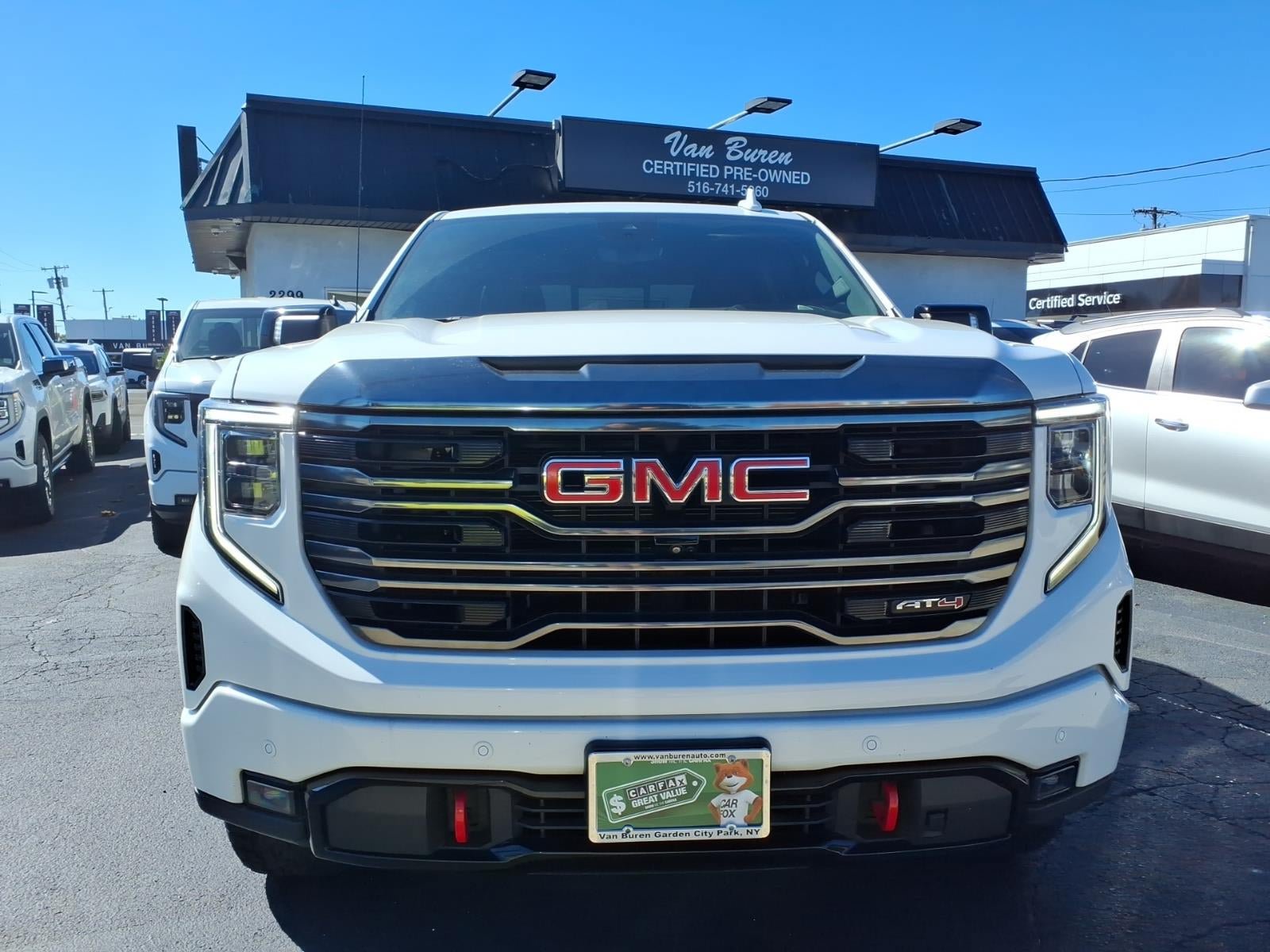Used 2023 GMC Sierra 1500 AT4 w/ Technology Package AWD/4WD image 2