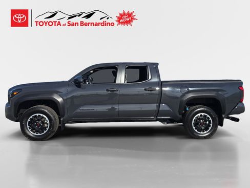 Certified 2025 Toyota Tacoma TRD Off-Road AWD/4WD image 2