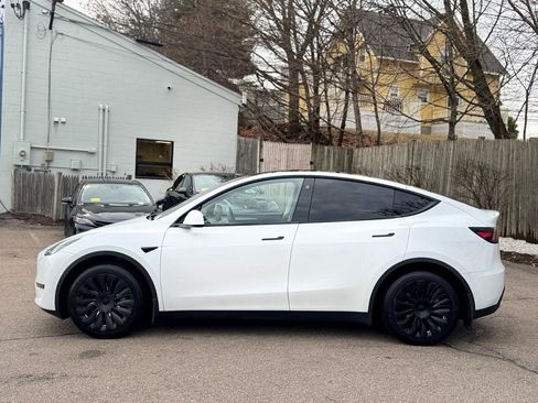 Used 2023 Tesla Model Y Long Range image 3