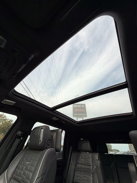 Used 2023 Cadillac Escalade V AWD/4WD image 21