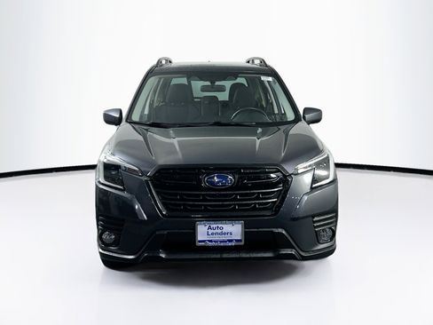 Used 2023 Subaru Forester Premium image 2