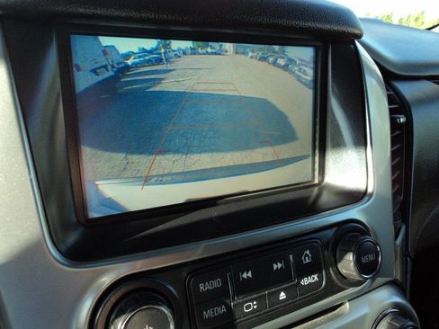 Used 2018 Chevrolet Suburban LT image 12