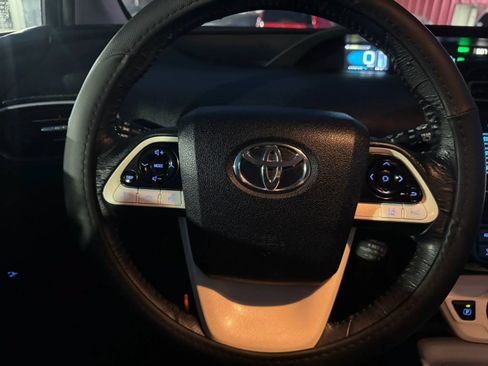 Used 2016 Toyota Prius Four Touring FWD image 27
