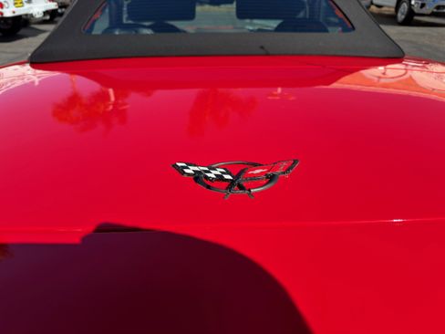 Used 2001 Chevrolet Corvette Convertible w/ Preferred Equipment Group2 image 32