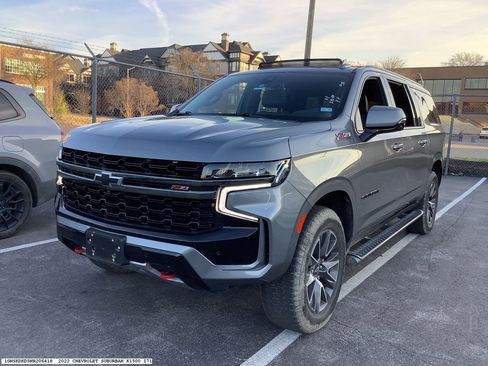 Used 2022 Chevrolet Suburban Z71 w/ Luxury Package image 4
