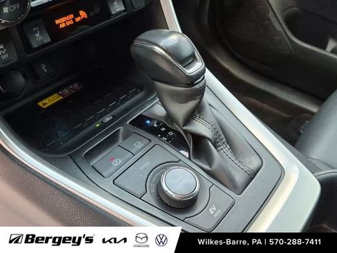 Used 2022 Toyota RAV4 XSE AWD/4WD image 21