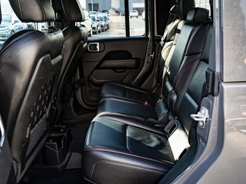 Used 2022 Jeep Gladiator Rubicon w/ LED Lighting Group image 18