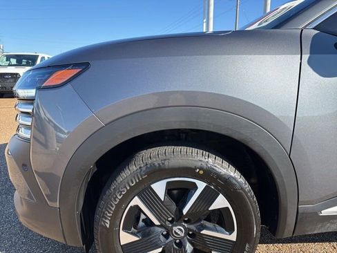 Certified 2025 Nissan Kicks SR image 7