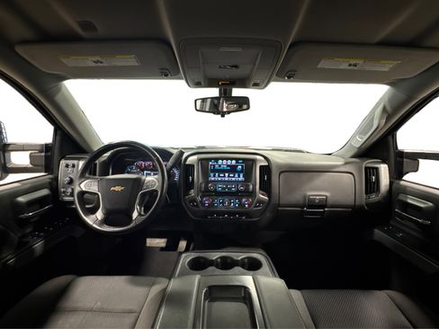 Used 2018 Chevrolet Silverado 1500 LT w/ Redline Edition image 38