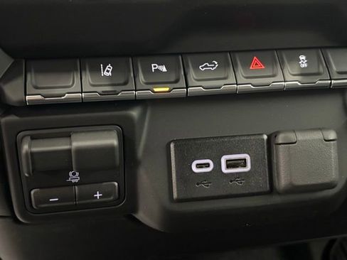 New 2026 Chevrolet Silverado 2500 Custom w/ Custom Value Package AWD/4WD image 31