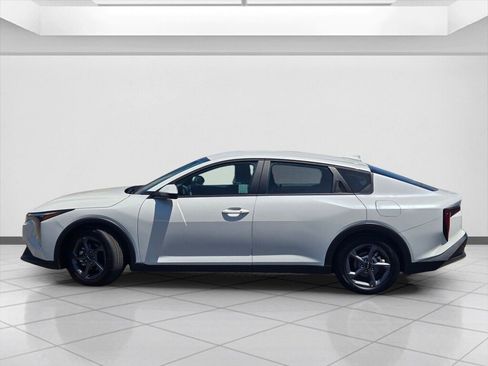 Used 2025 Kia K4 FWD image 8
