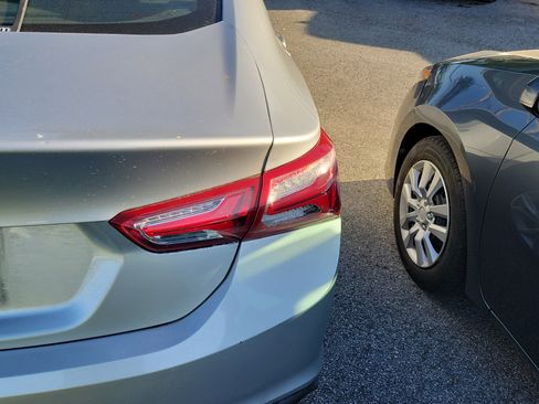 Used 2020 Chevrolet Malibu LT image 18