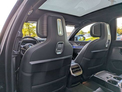 Certified 2024 BMW i7 xDrive60 AWD/4WD image 19