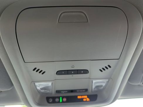 Used 2022 GMC Terrain SLT w/ LPO, Floor Liner Package image 25