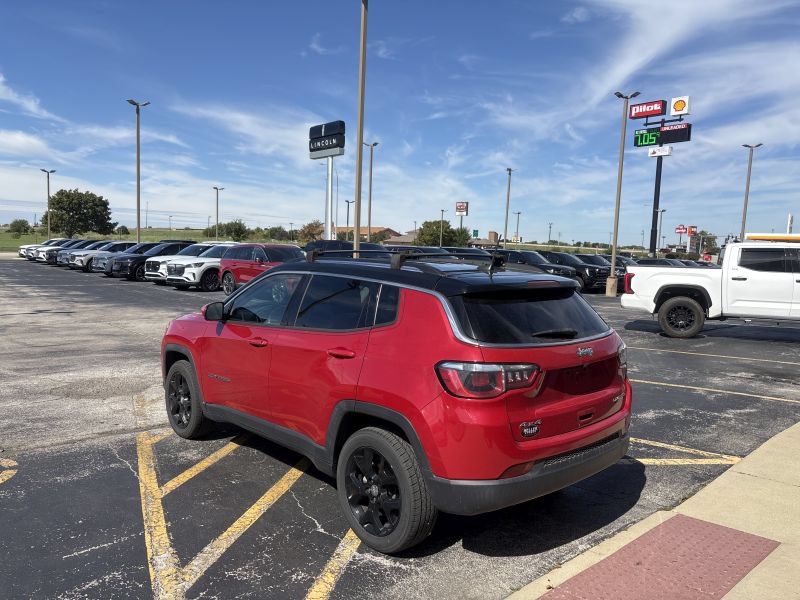Used 2018 Jeep Compass Limited AWD/4WD image 3