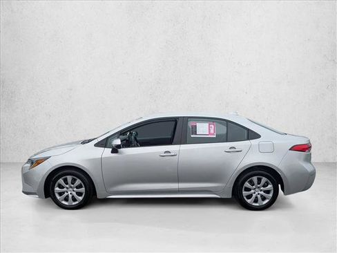 Certified 2025 Toyota Corolla LE image 8