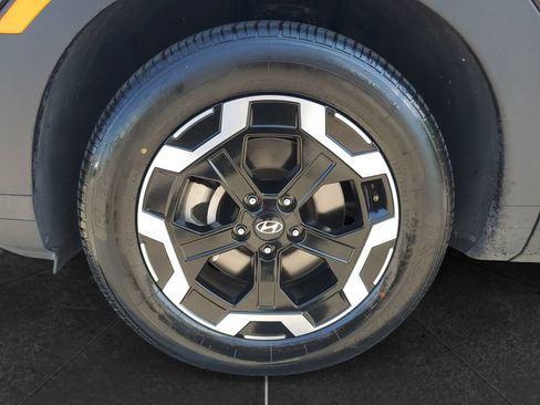 Used 2025 Hyundai Santa Fe SEL FWD image 12