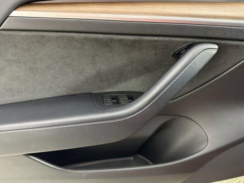 Used 2022 Tesla Model 3 Long Range AWD/4WD image 11