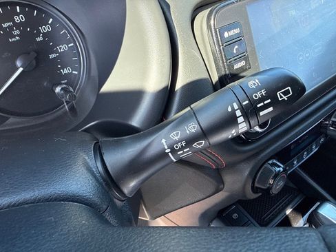 Used 2024 Nissan Kicks SR image 25