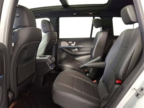 Used 2021 Mercedes-Benz GLS 450 4MATIC image 10