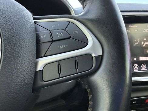 Used 2019 Jeep Compass Limited image 20