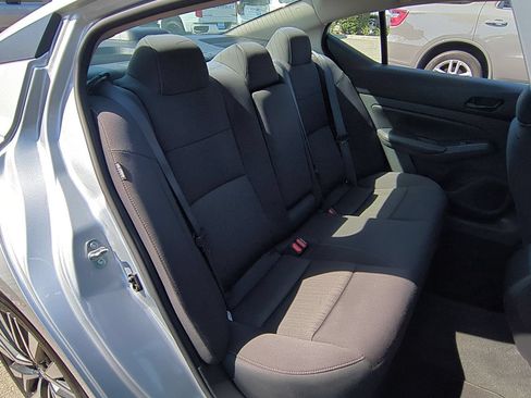 Used 2024 Nissan Altima 2.5 SV FWD image 25