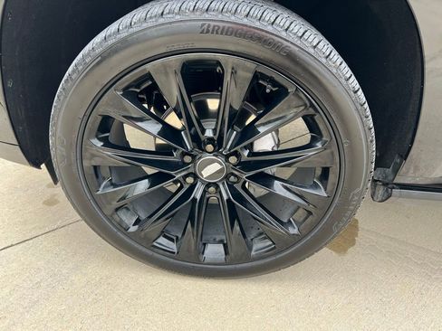 Used 2025 Cadillac Escalade Sport Platinum w/ LPO, ONYX Package image 29