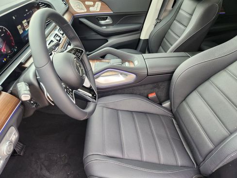 New 2026 Mercedes-Benz GLS 450 4MATIC image 12