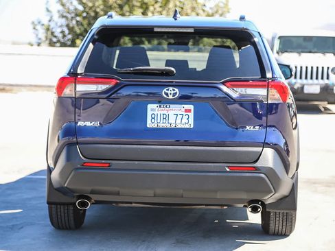 Certified 2021 Toyota RAV4 XLE w/ Carpet Mat Package (TMS) FWD image 7